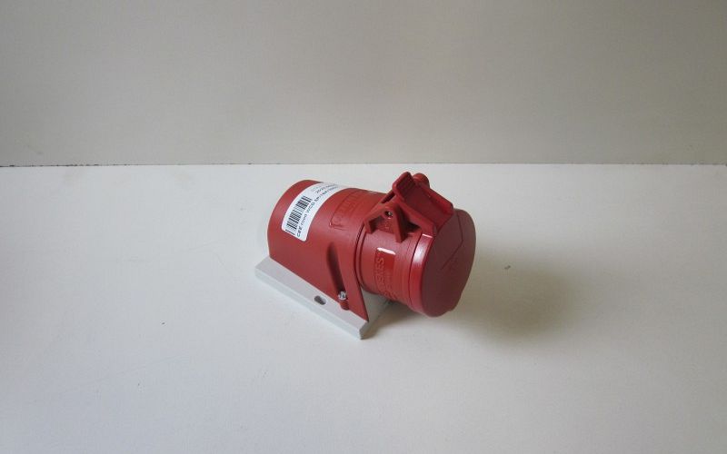 CEE red socket 5P/16A/380V